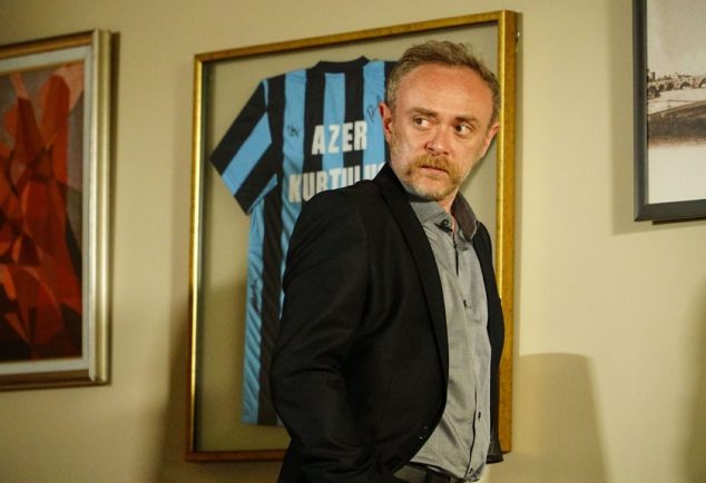 Çukurda kim ölüyor, Siyah zarfta ne var?