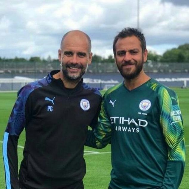 Vartolu Manchester City'de. Manchester City Antrenmanına Katılan Erkan Kolçak Köstendil ile İlkay Gündoğan'dan Penaltı Challenge!