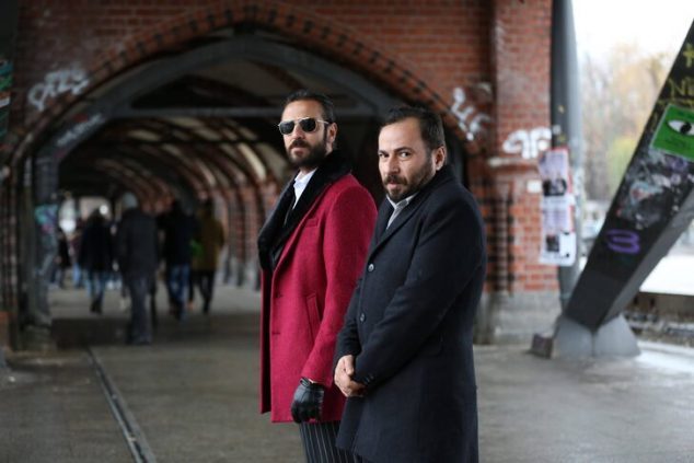 Çukur dizisinden Almanya çıkarması! Vartolu ve Medet, Berlin sokaklarında