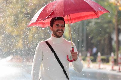 Alperen Duymaz yağmur altında kaldı! 3