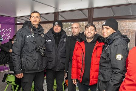 Çukur depremzedelere umut oldu! 4