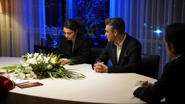 Firuze kardeşi için kendini feda etti! 1