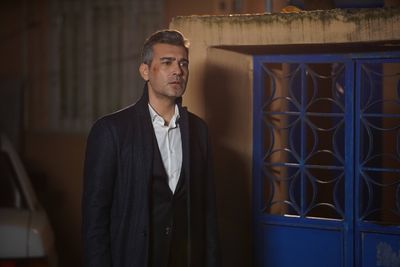 Firuze kardeşi için kendini feda etti! 3