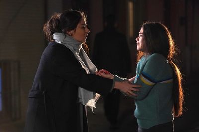 Firuze kardeşi için kendini feda etti! 2