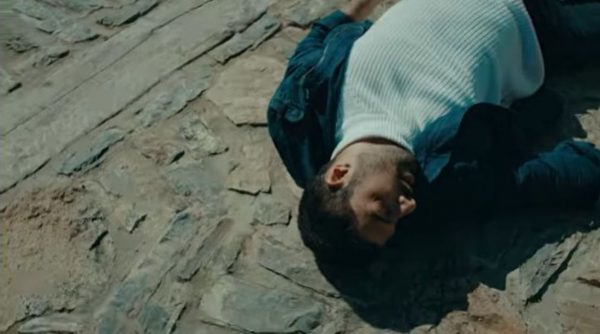 Sefirin Kızı Sancar ölecek mi, Engin Akyürek diziden ayrılacak mı, Sancar Efe Neden yere düştü, Sancar neden yere düştü, Sancar Ölecek mi, Sancar Efe ölecek mi, Sefirin Kızı Sancar ölecek mi? Engin Akyürek diziden ayrılacak mı? Neden yere düştü?