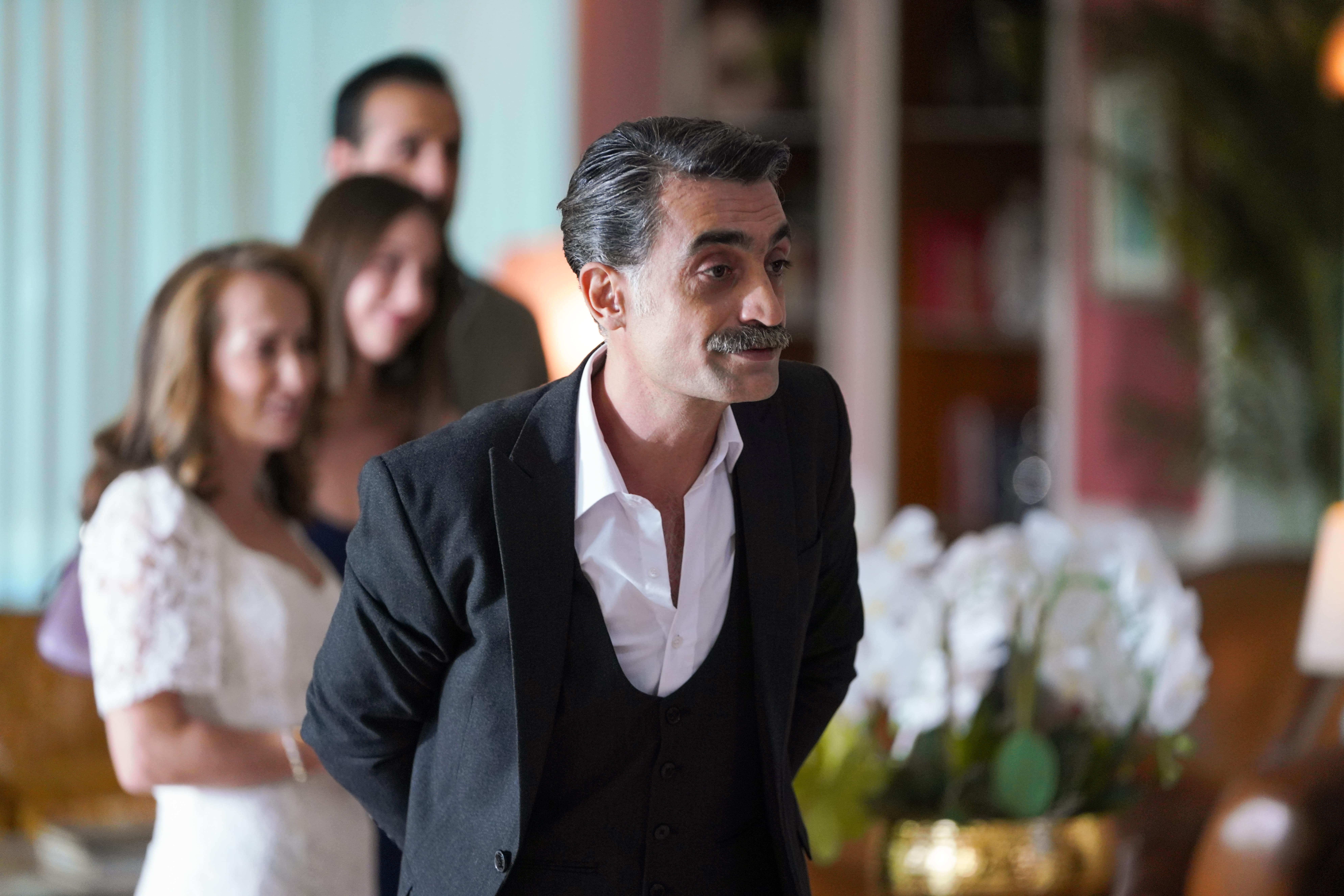 "Yalı Capkini" Episode 77 Photos and Summary of Episode 77 5