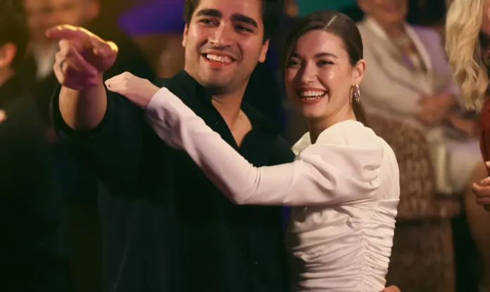 Una Nueva Vida capitulo 99 en Español completo: ¡Ferit y Seyran celebran su bebé! - escena 4