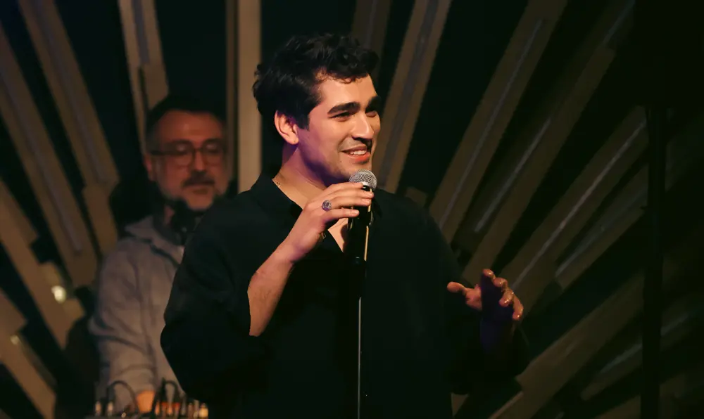 Una Nueva Vida capitulo 99 en Español completo: ¡Ferit y Seyran celebran su bebé! - escena 3