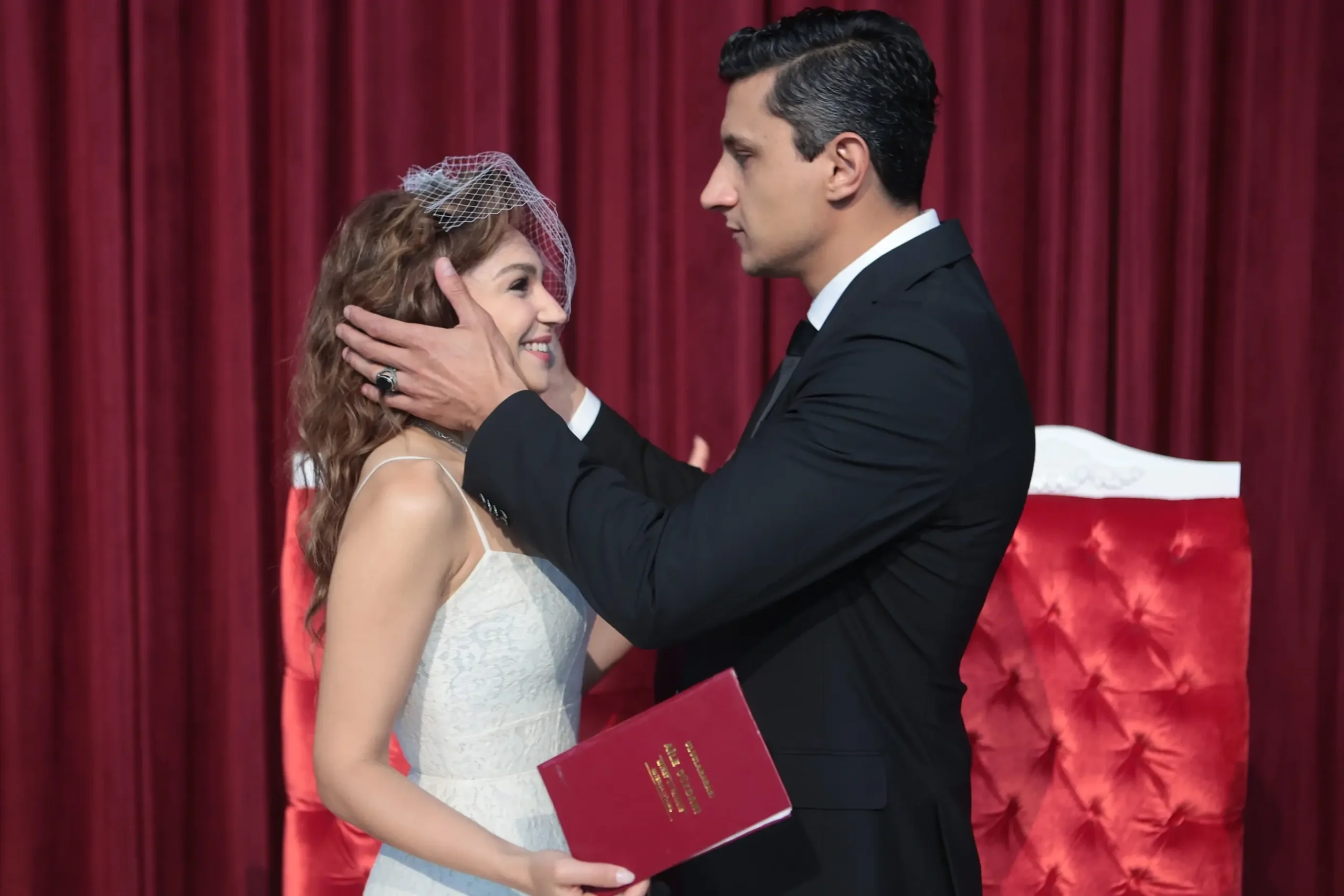 En Tierra Lejane capitulo 28 en español Completo - "NO TE VAYAS, TE NECESITO ALYA" 3 En Tierra Lejane capitulo 28 en español Completo - ¡Final de temporada!