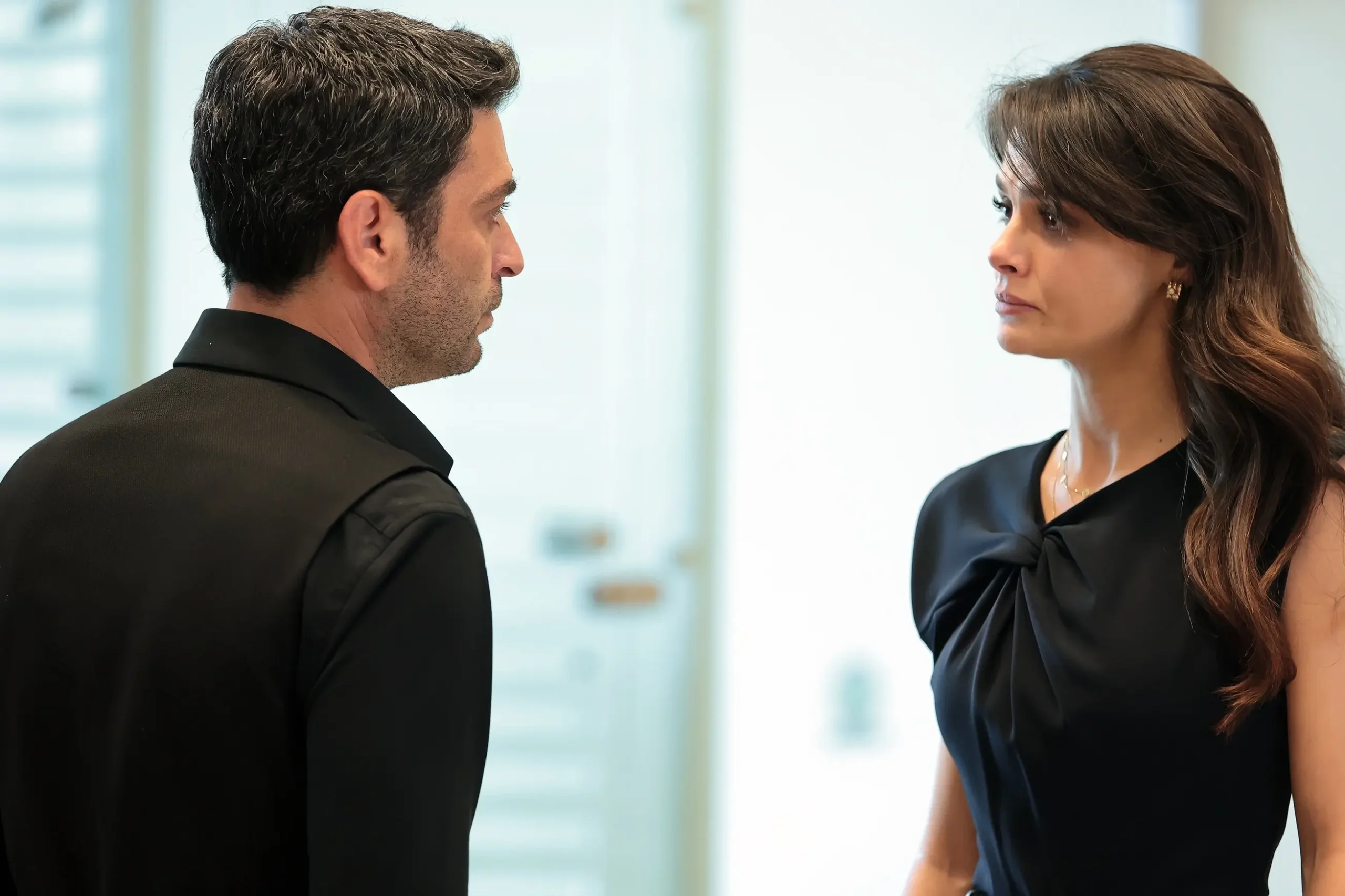 En Tierra Lejane capitulo 28 en español Completo - "NO TE VAYAS, TE NECESITO ALYA" 2 En Tierra Lejane capitulo 28 en español Completo - ¡Final de temporada!