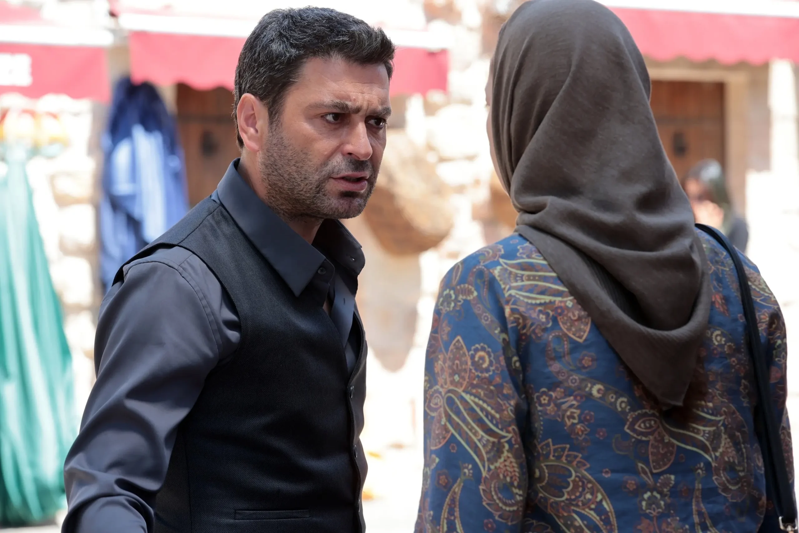 En Tierra Lejane capitulo 29 en español Completo - "La boda secreta de Nare y Şahin" 2 En Tierra Lejane capitulo 29 en español Completo - "El regreso de Cihan y Alya"